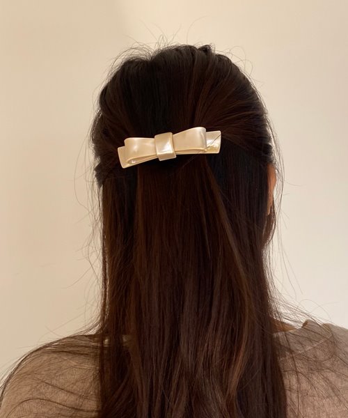 cream ribbon hair pin
