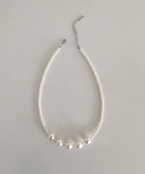 thickly pearl necklace